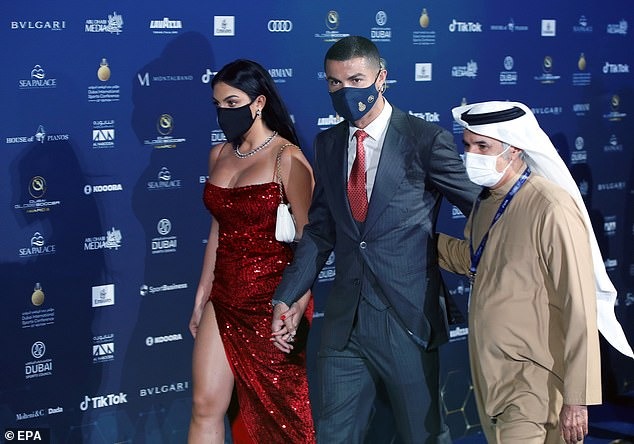 رونالدو‬⁩ وجورجينا Georgina Rodriguez cristiano ronaldo كريستيانو رونالدو dubai globe soccer awards 2020 2020دبي غلوب سوكر‬⁩